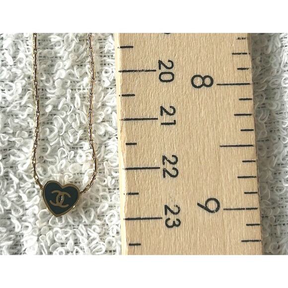 18K Gold Plated Chanel Black Enamel Heart Luxury CC Logo Gold Chain - Picture 4 of 6
